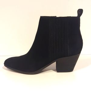 FRYE AND CO. Alton Chelsea Suede Ankle Boot in Black Size 7M